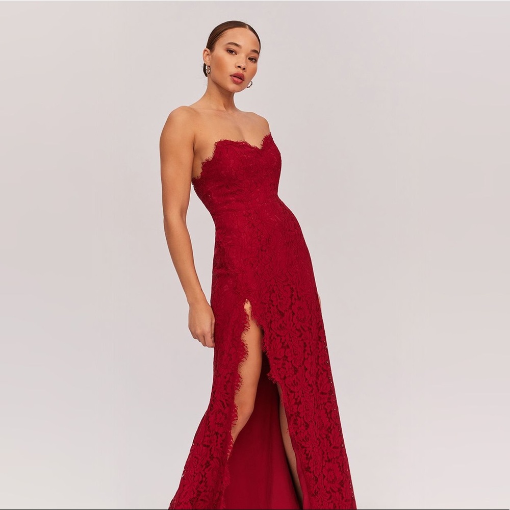 ❕SALE❕WHITE laced formal/wedding dress NWT!!